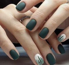 Simple January Nails Acrylic, Nails With Plants Design, Green And White Winter Nails, Evergreen Nail Art, Matte Green Nails Christmas, Rustic Christmas Nails, Forest Inspired Nails, Green Matte Christmas Nails, Tree Nails Designs