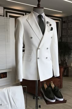 Allaboutsuit custom made this Les Stylish White Peaked Lapel Double Breasted Formal Business Men Suit with rush order service. Discover the design of this White Solid Peaked Lapel Double Breasted mens suits cheap for prom, wedding or formal business occasion. White Suits Men, Men White Suit, White Suit Men, Business Men Suit, Mens White Suit, Double Breasted Suit Men, White Wedding Suit