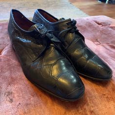 Rare Find! Vintage Charles Jourdan Paris Alligator Shoes. Great Condition. Paris Shoes, Alligator Shoes, Charles Jourdan, Shoes Vintage, Shoes Color, Alligator, Men's Shoes, Man Shop, Paris