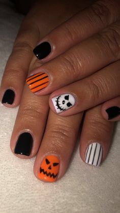 Halloween Toenail Ideas, Halloween Toenail Designs, Toe Nails Halloween, Halloween Toe Nail Designs, Halloween Toenails, Halloween Pedicure, Halloween Toe Nails, Halloween Toes, Black Toe Nails