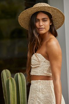 Woven Eyelet Gauze Scallop Strapless Twist Chest Crop Top Beige Bandeau Crop Top For Summer, Casual Beige Tube Top For Beach, Beige Tube Top For Summer Beach, Strapless Crop Top, Small Boutique, Small Crop Tops, American Brand, Fashion Hacks Clothes, Women Artisans