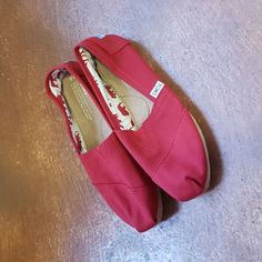 Toms - Womens Classic Canvas Slipon Shoes, Size L7.5 Us Mens, R6.5 Us Mens, Color Red. New And Unused But Please Note They Are Different Sizes Left Is 7.5, Right Is 6.5, Both Us Mens, Otherwise Haven't Been Worn And New Red Slip-on Canvas Shoes For Spring, Red Slip-on Canvas Shoes With Rubber Sole, Red Textile Round Toe Canvas Shoes, Red Textile Canvas Shoes With Round Toe, Slipon Shoes, Toms Shoes, Canvas Shoes, Red Color, Women Shoes