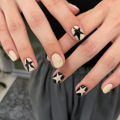 Black And White Star Nails, White Star Nails, White Sparkle Nails, White Short Nails, Gel Polish Nail Designs, Gel Colors, Hello Nails, Short Gel Nails