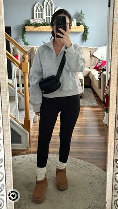 Lulu Quarter Zip Outfit, Lululemon Cross Body Bag Outfit, Black Lulu Belt Bag Outfit, Lululemon Scuba Aesthetic, Lululemon Mini Belt Bag, Classic Ultra Mini Platform Uggs Outfit, How To Wear Lululemon Belt Bag, Lulu Bag Outfit, Lululemon Belt Bag Outfit Aesthetic