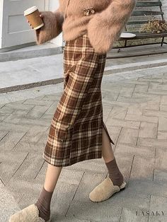 Lasaky - Vintage High-waisted Plaid Midi Skirt with Hip Hugging Fit Trendy Long Skirt For Winter, Casual Pencil Skirt For Fall, Brown Skirt For Fall, Trendy Winter Lined Skirt, Brown Long Skirt For Winter, Winter Pencil Skirt With Pockets, Brown Long Skirt Bottoms For Winter, Casual Full Length Brown Skirt, Casual Brown High Waist Pencil Skirt