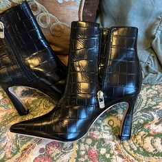 New Antonio Melani Black Short Boots Inside Zip Pointed Toe All Leather Upper And Heel Made In Brazil Heel Measures 3.5” Originally 149.95 Black Short Boots, Antonio Melani, Leather High Heels, Made In Brazil, Short Boots, Black Shorts, Bootie, High Heel, Heeled Boots