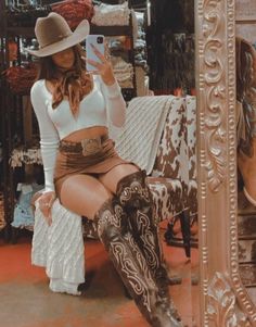 Baile Outfits Jaripeo Couples, Long Sleeve Cowgirl Outfit, Outfit Ranchero Mujer, Kids Birthday Party Outfit Women, Dressy Cowgirl Style Outfits, Vaqueras Aesthetic, Latina Cowgirl Outfits, Cute Festival Outfits, Western Rodeo Outfits