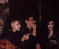 Couple Doing Makeup, Punk Makeup 80s, Alt Culture, Goth Couple, Goth 80s, Goth Culture, Goth Room, Alternative Subcultures