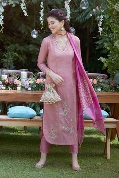 Shop for Mandira Wirk Pink Tissue Embroidered Kurta Set for Women Online at Aza Fashions Manish Malhotra Kurta Women, Classy Kurta Set For Women, Aza Fashion Kurta Set, Latest Suit Designs 2024, Organza Straight Kurti Designs, V Neck Suit Design, Suit Sets Women Indian, Straight Kurti Designs Latest, Stylish Kurti Designs Latest