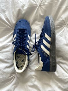 Follow for more ❤️ #adidas #spezial #shoes #original #handball #handballspezial #navy #navyblue #nightindigo #spezialadidas Satellite Stompers, Adidas Spezials, Spezial Shoes, Adidas Spezial, Shoe Inspo, Dream Shoes, Adidas Samba, Blue Adidas, Cute Shoes