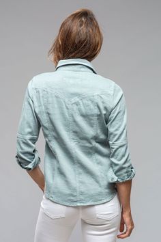 50% cotton, 50% linen Slightly lighter weight than our "Sweetwater" and "Maddi" denim shirts Flattering shape that is neither too fitted nor too boxy. In other words, it fits perfectly. Fits slightly looser than our other denim shirts so we recommend sizing down if in between sizes. (Candice wears a size 40. Height 5'8", Shoulders 17", Chest 34" , Waist 28", Hips 35". Usually wears a US Size 4)). Mother-of-pearl snaps down front and on cuffs Two chest snap pockets Made in Italy Travel Jacket, Denim Shirts, Mac Jeans, Knit Outerwear, Mens Vests, Selvedge Denim, Sport Dress, Tailored Jacket, Pocket Pants