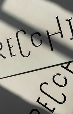 the words recht are placed on top of each other