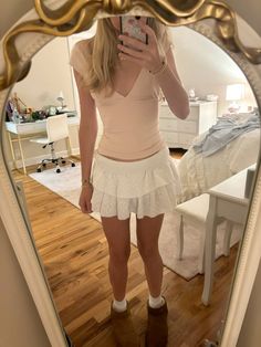 Ugg Skirt Outfit, Uggs With Skirt, Uggs Outfits, Outfit Inspo Spring, Skirt Outfit, Cute Fits, Outfits Summer, Skirt Outfits, Free People