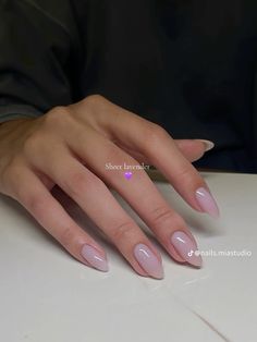 #biab #russianmanicure #pinknails #glitternails #nails #nailinspo #nailtrends #acrylic #neutralnailcolors #babyboomnails #pinkgellac #frenchnails #frenchmanicure #naildesign Biab Nails, Classy Acrylic Nails, Neutral Nails, Minimalist Nails, Dream Nails, Pretty Acrylic Nails, Chic Nails, Manicure E Pedicure