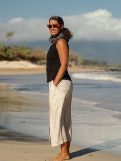 RipSkirt Hawaii is the active woman's perfect skirt. Wear your RipSkirt straight from the beach to the bistro, we've got you covered. Our custom fabric doesn't cling, flatters almost every figure, repels water, and dries quickly if soaked. [no more wet bum marks when leaving the pool] Length 4 - You'll feel elegant in our longest length. It is the ideal choice for balmy tropical evenings and when travel destinations require modesty. Content: 93% polyester 7% spandex Ripskirt Hawaii, Checked Baggage, Apple Shaped, Shake It Off, Sand Color, Active Women, Waist Length, Sleeveless Tank, The Pool