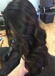 Black Hair With Brown Highlights, Highlights For Dark Brown Hair, Rambut Brunette, Brunette Ombre, Black Hair Balayage, Brown Hair Inspo, Brunette Hair With Highlights, Black Hair With Highlights, Dark Hair With Highlights