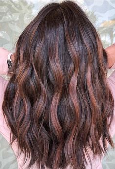 Red Highlights In Brown Hair, Auburn Balayage, Rambut Brunette, Balayage Hairstyles, Hair Blond, Red Brown Hair, Hair Color Auburn, Copper Hair Color, Red Highlights