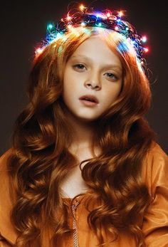 Fairy Light Photography, Christmas Light Photography, Diwali Photography, Christmas Portraits, Christmas Beauty, Christmas Hairstyles