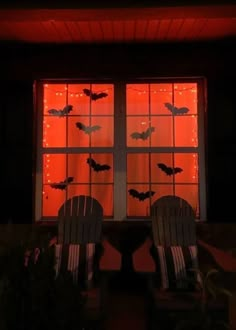 Scary & Spooky Halloween Decorations | Chic & Aesthetic Halloween Decor Outdoors Halloween Decorations, Front Yard Halloween Decorations, Porche Halloween, Outside Halloween Decorations, Halloween Decorations Apartment, Scary Halloween Decorations Outdoor, Halloween Decor Diy, Halloween Decorations Outdoor, Halloween Outside