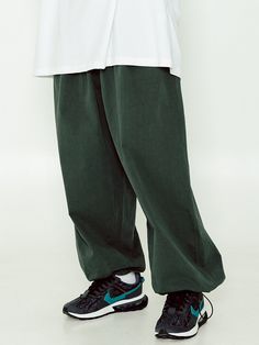 Editor's NotesCB String Bio Wide Banding Pants Green from CARGOBROS is a jogger fit pants product made from bio-washed cotton fabric. It has a string and a stopper at the bottom so you can adjust the fit.- Jogger fit- Pocket details- String and stopper- High quality stitchesMeasurements (in.)- FREE- Length: 40.1 in.- Waist: 14.1~22.0 in.- Thigh: 17.3 in.- Crotch: 13.3 in.- Hem: 10.6 in.*Model Information- Height: 5'7 Weight: 143.3 lbs. Size: FREEComposition & Care- 100% Cotton- Dry Clean Onl Pants Green, Fitted Joggers, Fit Pants, Pocket Detail, Workout Pants, Cotton Fabric, Dry Clean, Trousers, Mens Outfits