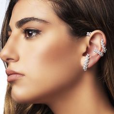 YEPREM clip earrings adorned with combination of round and marquise diamonds, boasting exceptional clarity of VVS and VS, as well as a striking F-G color. Round Diamond: 2.83 ct Marquise Diamond: 3.83 ct Stone Quantity: 146 Total Weight: 24.77 g Ear Cuff Jewelry, Diamond Ear Cuff, Climber Earrings, Ear Cuff Earings, Long Pendant Necklace, Triangle Earrings, Marquise Diamond, Hair Color For Black Hair, Diamond Jewellery