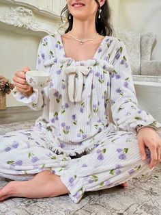 Romantic Full-Length Tulip Printed Flannel Pajama Set For Women Multicolor Romantic  Long Sleeve Flannelette Plants Pant Sets Non-Stretch All,Fall/Winter Women Sleep & Lounge, size features are:Bust: ,Length: ,Sleeve Length: Robe Pajamas, Stand Collar Top, Flannel Pajama Sets, Tulip Print, Pant Sets, Flannel Pajamas, Retro Hairstyles, Black Party, Vintage Casual