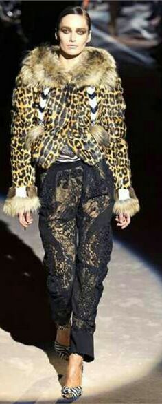 Tom Ford Print Fashion Runway, Fabulous Furs, Moda Boho, Fashion Runway, Wild Child, Fur Fashion