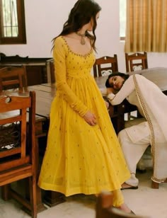 Rakshabandhan Outfit, डिजाइनर कपड़े, Designer Anarkali Dresses, Indian Designer Suits, Salwar Dress, Long Dress Design, Kurta Dress, Salwar Kamiz, Traditional Indian Outfits