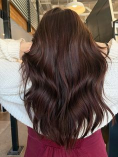 the perfect fall tone for brunettes. brisn sith some red violet to give it richness Brown Hair With Reddish Tones, Brown No Bleach Hair, Brown With Red Undertones Hair, Brunette With Violet Undertones, Dark Chocolate Brown Hair Red Tint, Mahogany Red Brown Hair Color, Dark Red Hair On Asian, Brown Hair W Red Undertones, Red Toned Black Hair