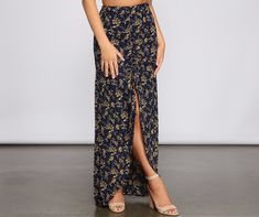 Casual Maxi Skirt For Spring Date Night, Floral Print Long Skirt For Brunch, Casual Maxi Skirt For Date Night In Summer, Chic High Waist Floral Maxi Skirt, Summer Date Night Bottoms With Split Shape, Summer Floral Print Split Bottoms, Floral Print Split Beach Bottoms, Floral Print Split Bottoms For Beach, Vacation Skirt With Floral Print And Split