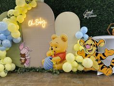 winnie the pooh birthday party decorations and balloons