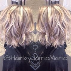 Hair Color Ideas For Blondes To Cover Gray, Winter Blonde Bob Hair, Medium Hairstyle Women Balayage, Beige Blonde Hair Fair Skin, 2023 Hair Trends For Women Short Blonde, Blonde Hair Color Ideas To Hide Gray, Extension Bob Short Hair, Bob Haircut On Wavy Hair, Short Blonde Beach Waves