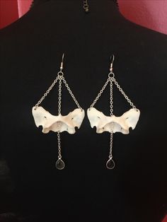 Bone Jewelry Diy, Oddity Jewelry, Bone Necklace Aesthetic, Oddities Jewelry, Animal Bone Necklace, Unique Handmade Bone Necklace, Cowboy Crafts