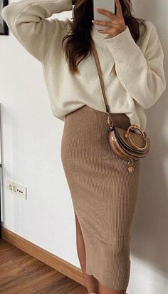 80s Fashion Summer, Knit Skirt Outfit, Chique Outfits, Beige Outfit, Moda Chic, Mode Casual, Looks Street Style, Outfit Inspo Fall