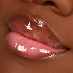 Description Are We Clear Lip Gloss is full of high shine and non-sticky. An all clean formula that leaves your lips moisturized for hours. Ingredients Polybutene, Tridecyl Trimellitate, Ethylhexyl Palmitate, Octyldodecyl Stearoyl Stearate, Pentaerythrityl Tetraisostearate, Hydrogenated Styrene/Isoprene Copolymer, Tocopheryl Acetate, Fragrance Talc Free · Cruelty Free · Vegan · Paraben Free · Gluten Free · Clean Formula Net Wt. 2.2 g (0.07 oz) Estilo Zendaya, Eyeshadow Styles, Eyeliner Techniques, Makeup Brushes Guide, Lip Care Routine, Lip Makeup Tutorial, Flawless Makeup Application, Lip Gloss Colors, Gloss À Lèvres