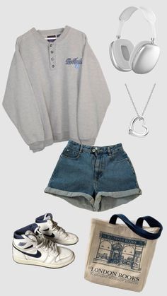 fitspo! #outfit #aesthetic #cozy Aesthetic Cozy, Baggy Clothes, Classy Work Outfits, Cute Comfy Outfits, Lovely Clothes, Outfit Aesthetic, Cute Everyday Outfits