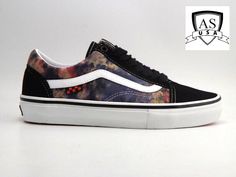 Tie Dye Shoes, Old Skool Vans, Air Max Excee, How To Dye Shoes, Vans Skate, Mens Skate Shoes, Latest Sneakers, Mens Vans, Vans Old Skool