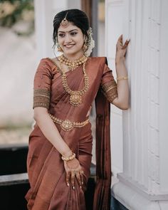 Kerala Bride Wedding Saree, Kerala Hindu Bride Blouse Designs, Kerala Hindu Bride Saree, South Indian Wedding Saree Collection, Kerala Bridal Saree, South Bride, Kerala Hindu Bride, Simple Engagement Dress