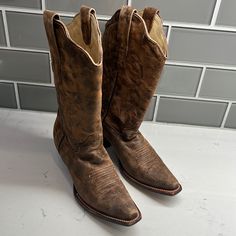 Corral C2033 Naham Distressed Brown Leather Snip Toe Western Cowgirl Boot Sz 6 Preowned Great Condition Cowgirl Boot, Western Cowgirls, Western Cowgirl, Cowgirl Boots, Shoes Heels Boots, Shoes Women Heels, Heeled Boots, Brown Leather, Shoes Heels