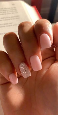 Simple Nail Designs For Natural Nails, Light Pink Nails With Ring Finger Design, Short Coffin Acrylic Nails Designs Simple, Simple Short Acrylic Nail Ideas Winter, Natural Nails Pink And White, Simple Short Nail Ideas Easy, Nail Polish Colors Short Nails, Wedding Nails For Bridesmaids Acrylic, Cute Nails Wedding Guest