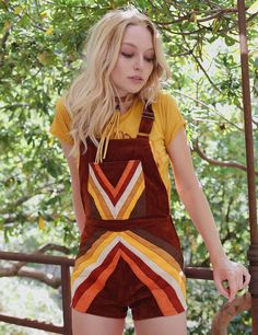 Street Style Vintage, Fest Outfits, Fashion 70s, Fashion 90s, Diy Vetement, Look Retro, Skateboarder