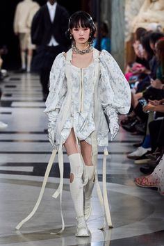 Spring 2023 Ready To Wear, Runway Fashion Couture, Runway Outfits, 2023 Ready To Wear, Catwalk Fashion, Miuccia Prada, Mode Inspo, Spring 2023, Fashion Show Collection