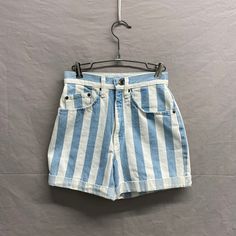 24" Waist / 1980s Striped White/Blue Denim Womens Baggy Jean Shorts Flat Waist: 12in // Length Top to Bottom: 14in // Inseam: 3.5in Vintage Straight Leg Shorts For Spring, Vintage Straight Leg Jean Shorts For Spring, Retro Straight Leg Jean Shorts For Spring, Vintage Denim Blue Jeans For Summer, Retro Straight Leg Shorts For Summer, Retro Cotton Jeans For Summer, Vintage Denim Blue Bottoms For Summer, Vintage Denim Bottoms For Spring, Vintage Relaxed Fit Jean Shorts For Spring