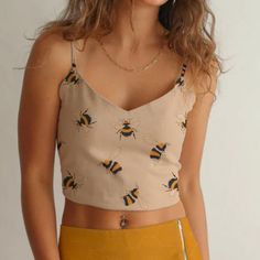 Averie Bea Bumble Bee Print Woven Fabric Mid Crop Top In Beige Size Medium Adjustable Straps Invisible Side Zip Elasticised Back Panel Mid-Riff Crop Top V-Cut Front Woven, Printed And Sewn With Love In Istanbul, Turkey Women's Size Medium New With Tags! Smoke-Free Home: No Odors Cute Beige V-neck Top, Bumble Bee Print, Long Sleeve Layer, Puff Sleeve Crop Top, Ruffle Crop Top, Tie Crop Top, Nike Tennis Dress, Bee Print, Tennis Dress