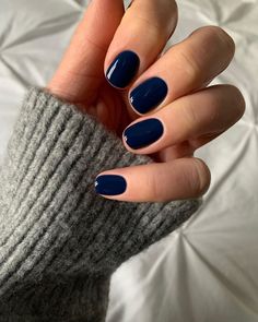 Royal Navy 💙 @the_gelbottle_inc Royal Navy @tgbacademy • | Instagram Blue Gel Nails, Dark Blue Nails, Navy Nails, Navy Blue Nails, Nail Color Trends, Nail Colors Winter, Blue Nail Designs, Her Nails, Blue Nail