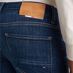 Tommy Hilfiger jeans slim, jeans uomo Tommy Hilfiger Bleecker MW0MW26537 Caratteristiche: Denim power stretch di cotone Scoloriture sul davanti Chiusura con zip e bottone Modello cinque tasche Bandierina Tommy Hilfiger ricamata sulla tasca posteriore Slim fit Composizione 76% cotone, 20% cotone riciclato, 3% elastomultiestere, 1% elastan Tommy Hilfiger Jeans, Slim Jeans, Slime, Slim Fit