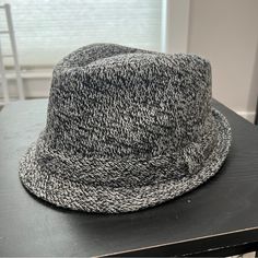 Lids Brand New With Tags Fedora Style Hat Black-Grey Heather Wool Blend Size L/Xl Casual Gray Knit Hat, Gray Fedora Hat For Winter, Casual Gray Fedora With Curved Brim, Casual Wide Brim Hat In Gray, Casual Wide Brim Gray Hat, Casual Gray Wide Brim Hat, Casual Gray Flat Brim Hat, Red Sox Cap, Lids Hat