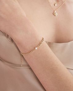 14K Gold Real Pearl Bracelet, Freshwater Pearl Paperclip / Rolo Chain Bracelet, Bridesmaid & Mothers Day Gift, Elegant Genuine Natural Pearl -- ⋆ This product is designed with Runda's fine handcrafting with sustainable methods. ⋆ Express-insured shipping to the whole world and delivery to cargo in only 3 business days. ⋆ Free return and warranty Product Details * 14K Real Solid Gold * Yellow - White - Rose Gold Available * Real Pearl * Spring Ring Closure * Hypoallergenic * Model No B23DK0007 -- ♻️ UPCYCLING THE FUTURE A more sustainable future is determined with our actions today. We choose 100% recycled and biodegradable materials from product design to packaging details.  With utmost respect for the cycle of nature, we transform recycled gold into unique designs. 🌲 100% Recycled Materi Elegant Charm Bracelet With Adjustable Chain For Mother's Day, Elegant Mother's Day Charm Bracelet With Adjustable Chain, Elegant Chain Jewelry For Mother's Day, Elegant Mother's Day Jewelry With Chain Detail, Elegant Chain Bracelet For Mother's Day, Elegant Gold Bracelet For Everyday And Mother's Day, Elegant Gold Bracelet For Wedding And Mother's Day, Real Pearl Bracelet, Real Pearls