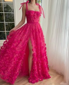 Queen Attire, Teuta Matoshi, Prom Dresses Elegant, Prom Queen, Spaghetti Strap Prom Dress, Dresses Formal Elegant, Evening Party Gowns, Ladies Gown, A Line Prom Dresses