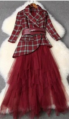 Midi Tulle Skirt, Trendy Christmas Outfits, Blazer And Skirt Set, Gaun Fashion, Tulle Midi Skirt, 가을 패션, Plaid Print, Skirt Outfits